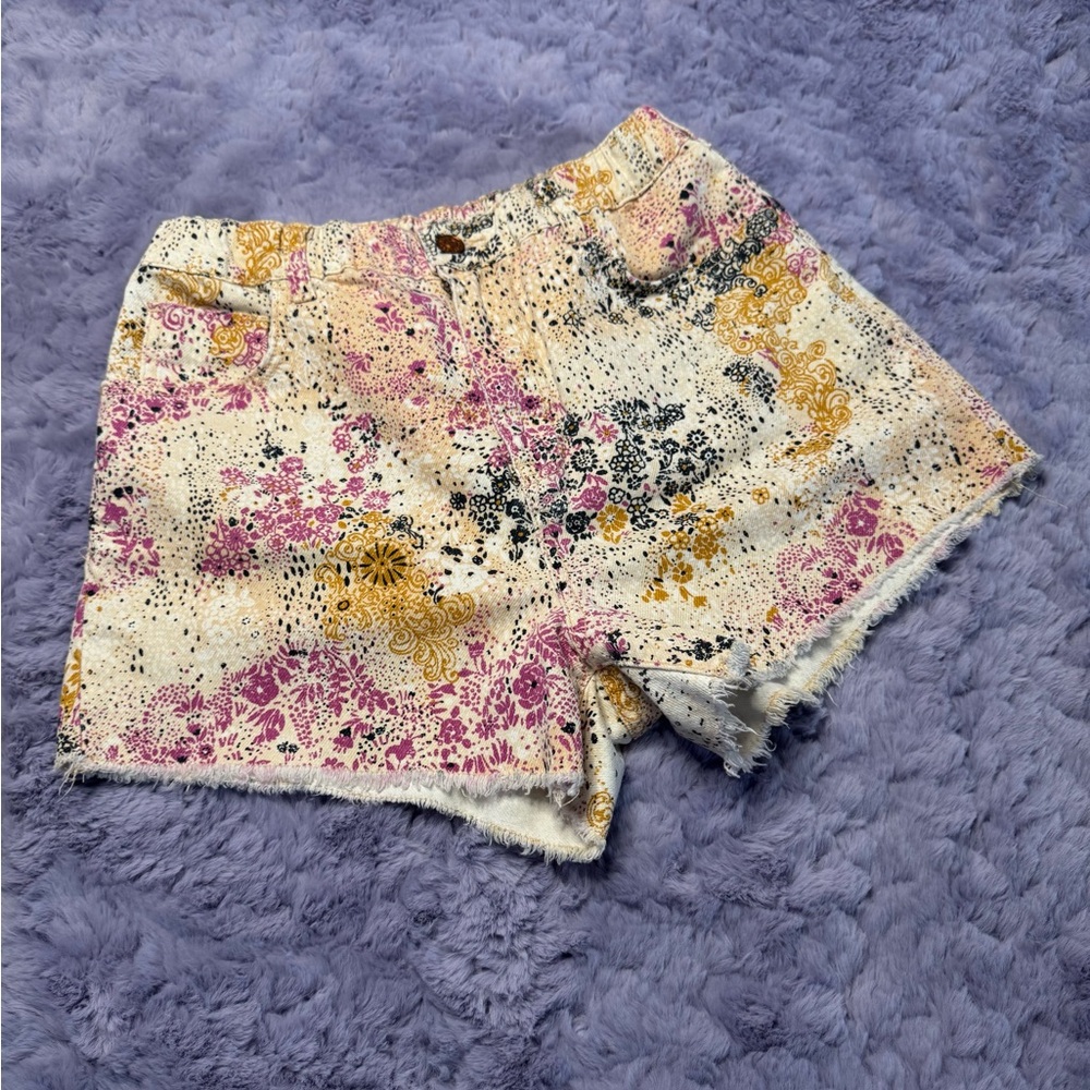 Pilcro | Abstract Scrunchie Shorts | Small